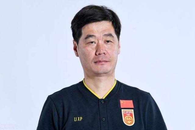 华体会官网-​国足为防意外临时多增两人 李霄鹏旧部让出席位