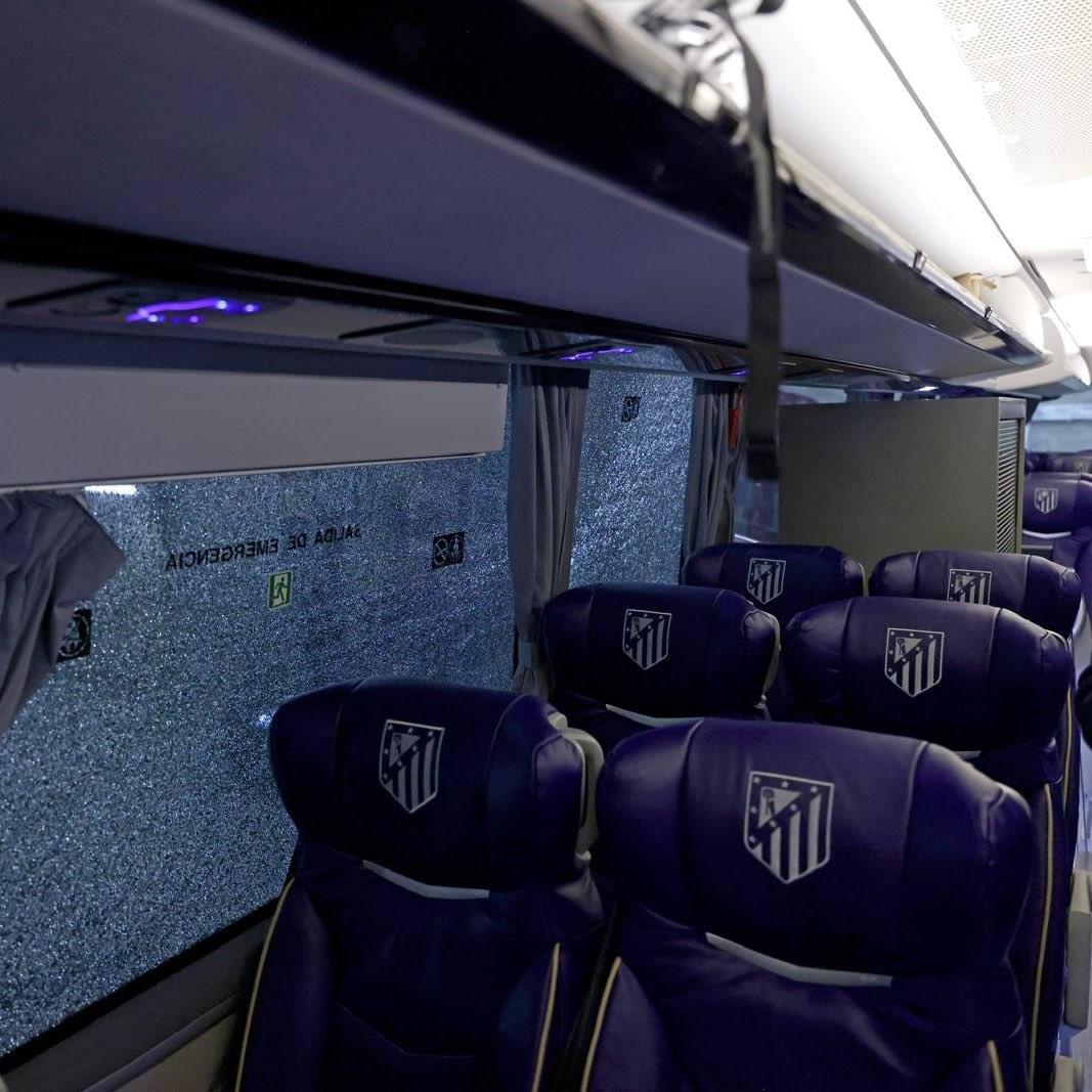 华体会直播运营中心-马竞晒大巴被砸照片并圈NASA：今晚我们也见到了月亮的背面