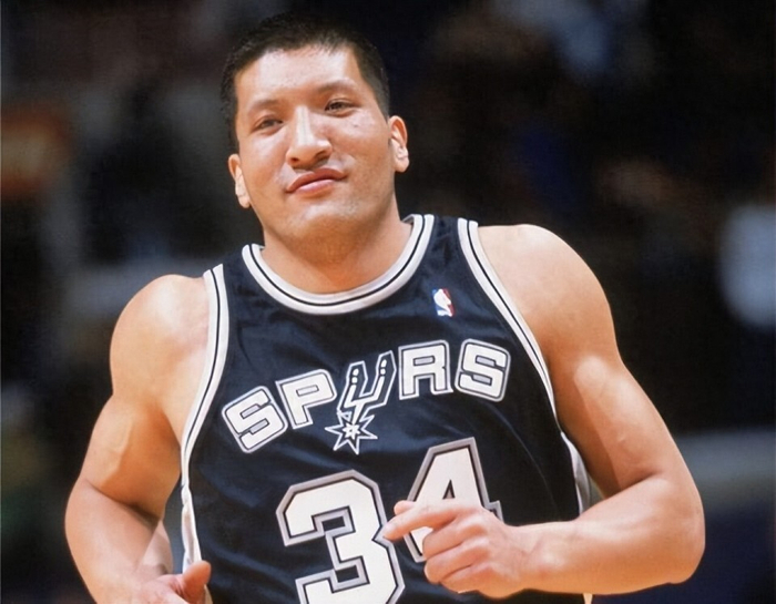 华体会赛事团队-巴特尔打了3年NBA，如今每月能领多少退休金？网友：难以置信|圣安东尼奥马刺队|NBA总冠军|多伦多猛龙队|丹佛掘金队|中国男篮_新浪体育_新浪新闻